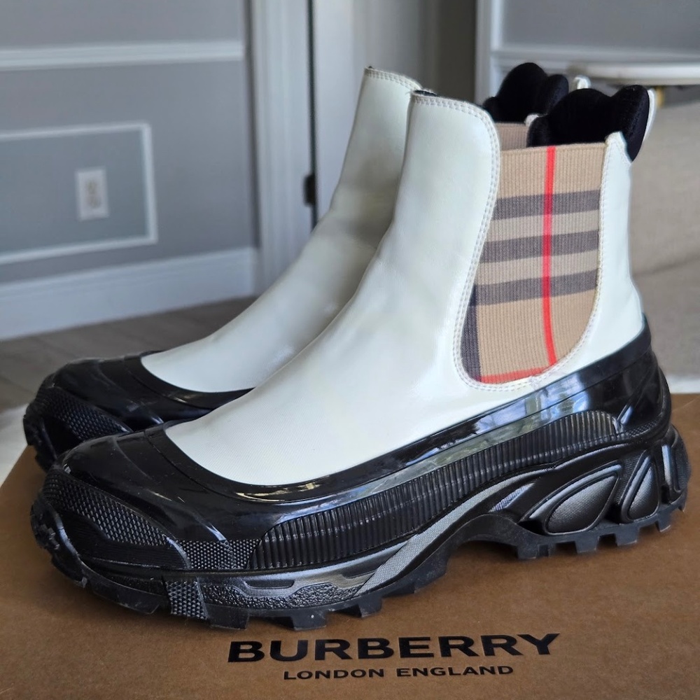 Burberry GH3 Rubber Ankel Boots - Picture 3 of 7